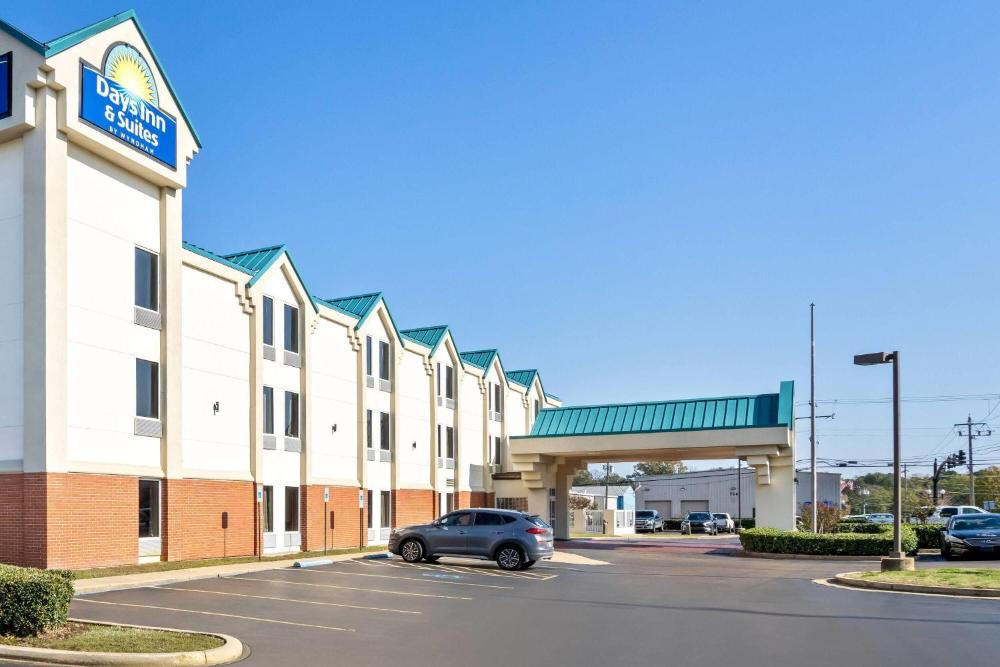 Days Inn & Suites by Wyndham Ridgeland